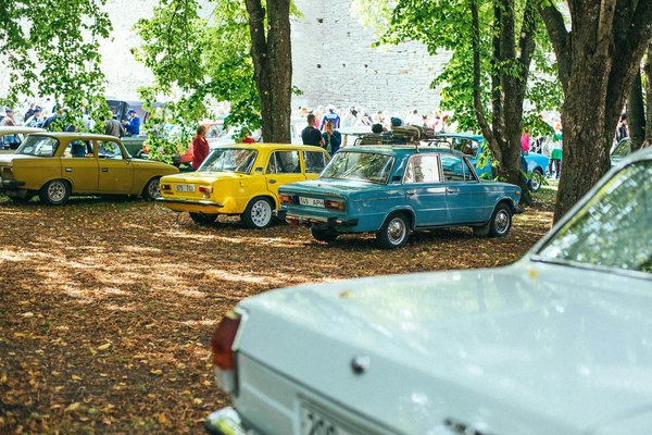 Les anciens camions de pompiers transformés en camper vans : une tendance en plein essor